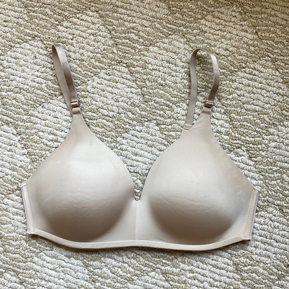 Soma vanishing 360 wireless bra size 36C